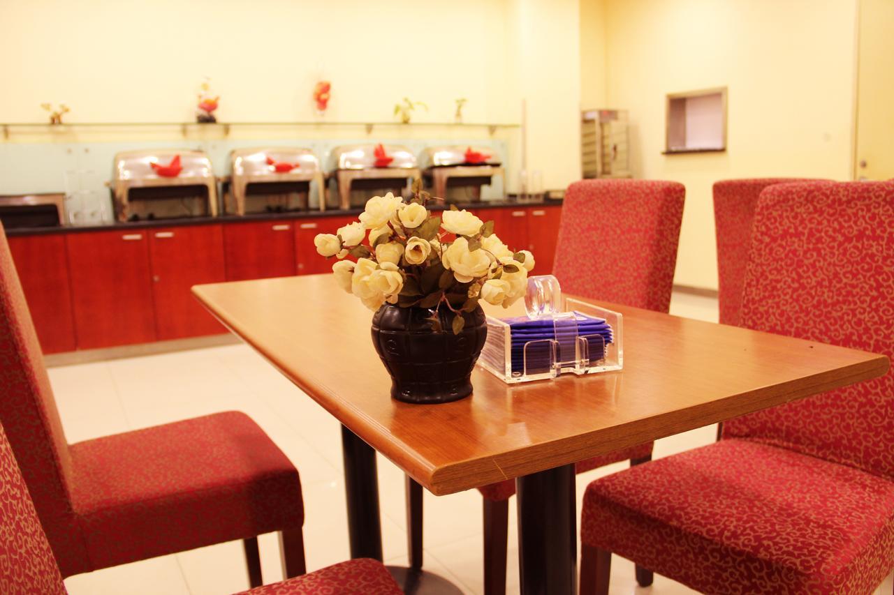 Hanting Hotel Shenyang Sujiatun Railway Station Rum bild